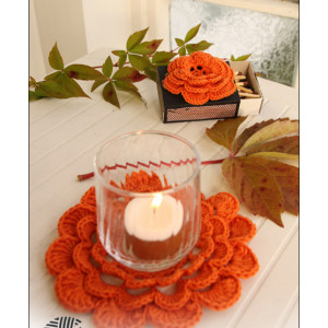 Pumpkin Blossom by DROPS Design - Róża-Podstawka na Świeczkę Wzór na Szydełko