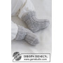 Little Pearl Socks by DROPS Design - skarpetki dziecięce wzór na drutach rozmiar 0/1 miesiąc - 3/4 lata